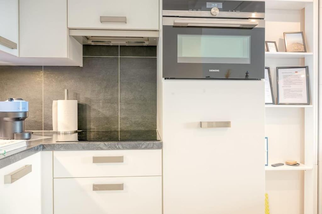 Stunning In With Free Parking Appartement *