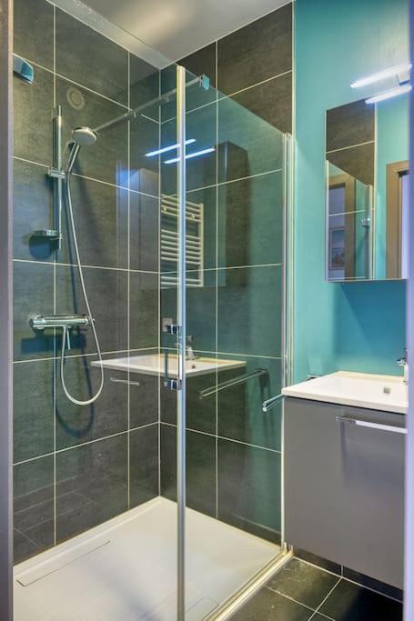 Appartement Stunning In With Free Parking Oostende